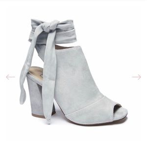 Flash Sale⚡️🔥Kristin Cavallari peep toe suede 👠
